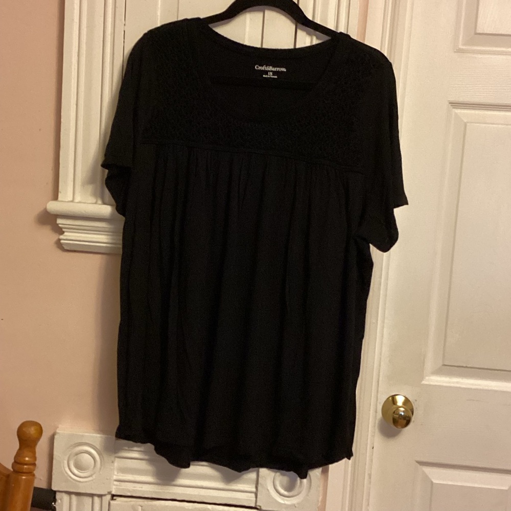 Croft & Barrow Black Smocked Short Sleeve Blouse